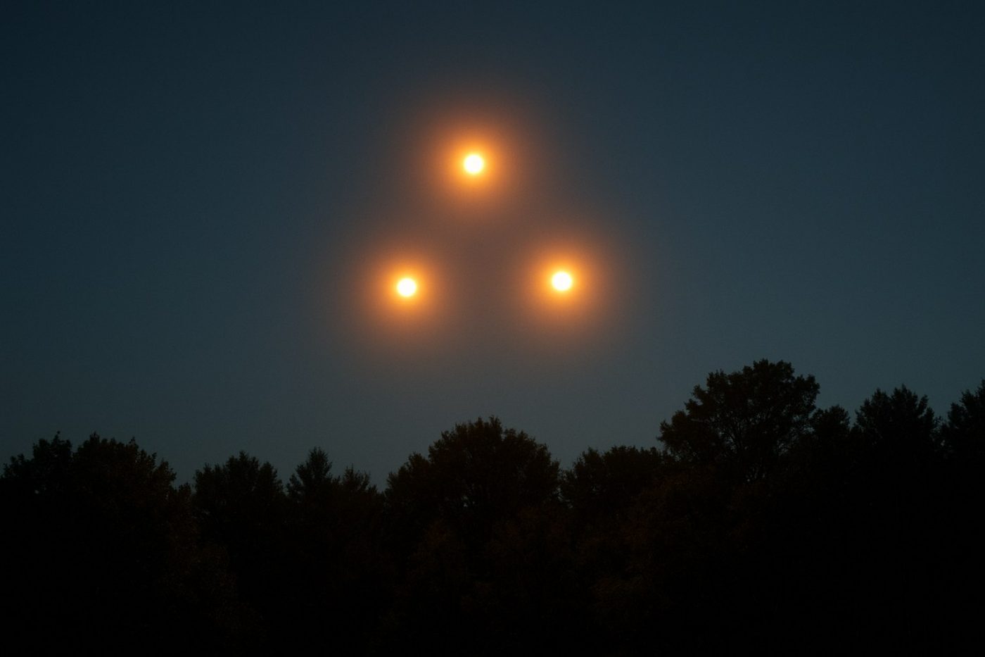 Amber UFO triangle lights
